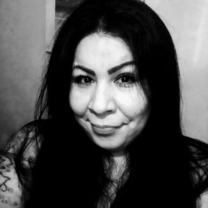 Meet your Posher, Alma